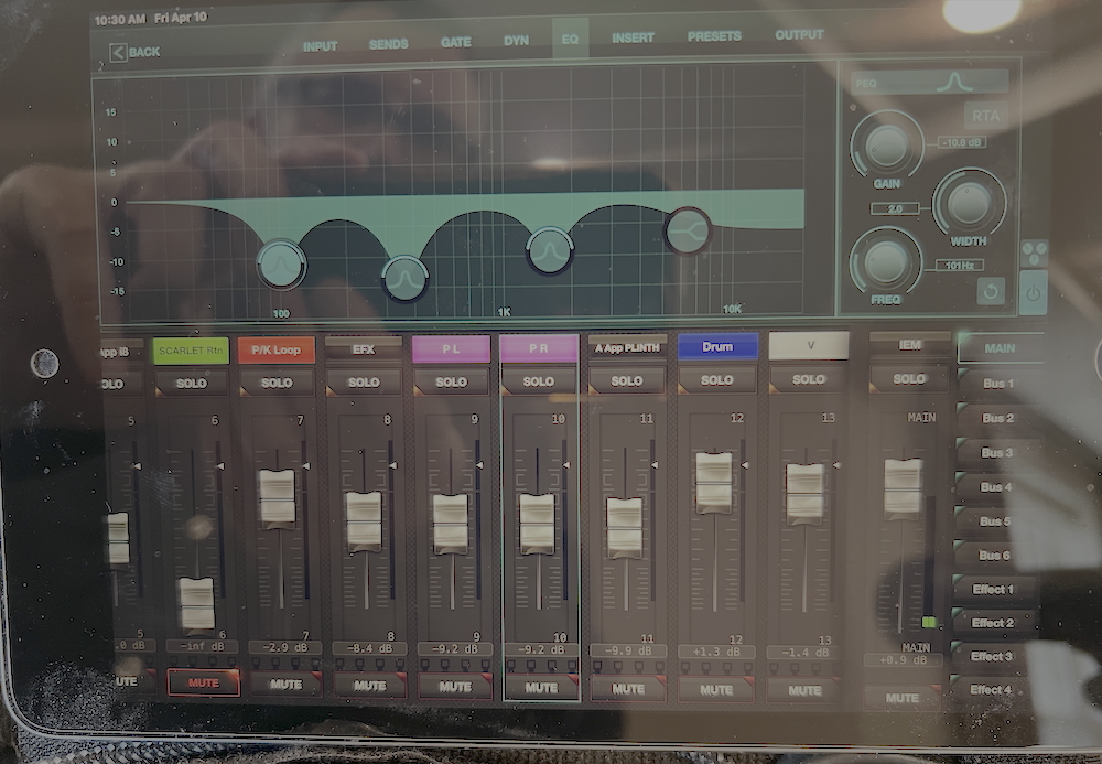 XR18 iPad mixer screen